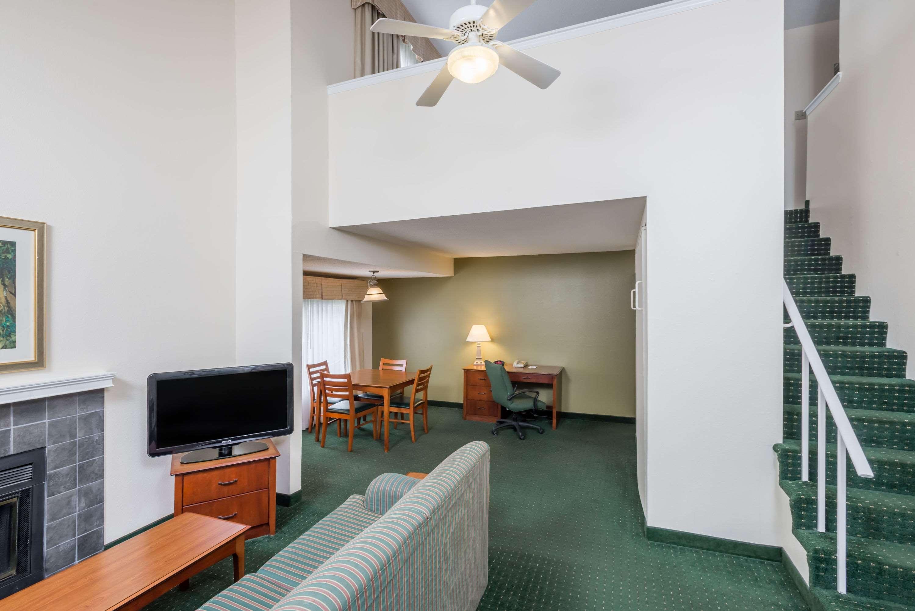 Best Western Fishkill Inn & Suites Exterior foto